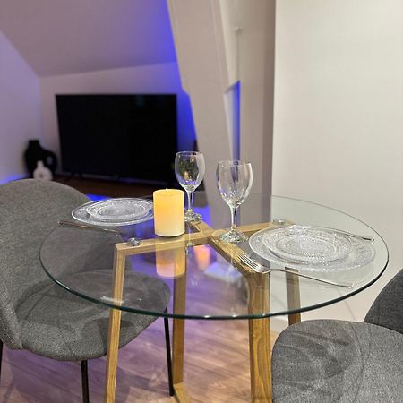 La Suite - Parvis Cathedrale Chartres Extérieur photo