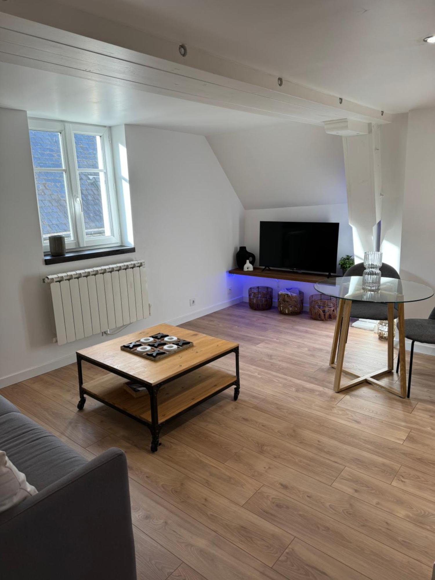 La Suite - Parvis Cathedrale Chartres Extérieur photo