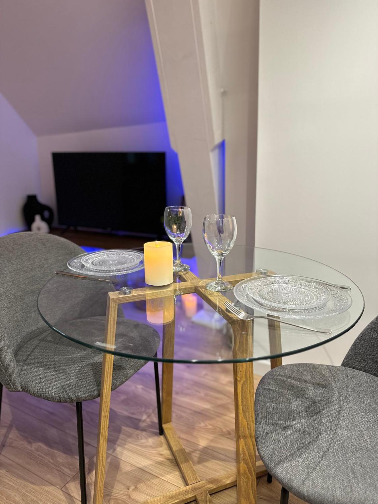 La Suite - Parvis Cathedrale Chartres Extérieur photo